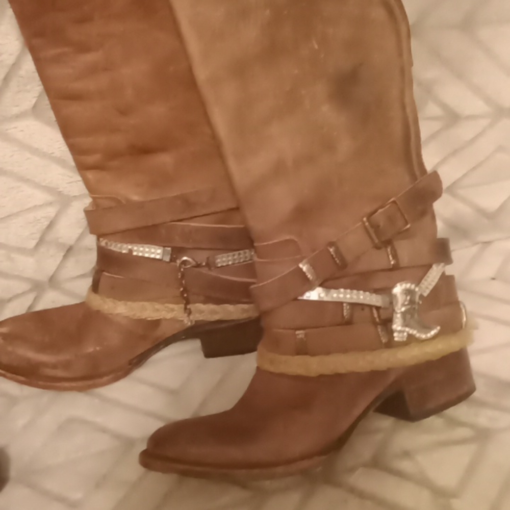 Women's western brown leather boots